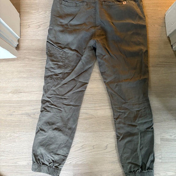 TenTree Tencel Pacific Jogger - Green - Picture 3 of 5